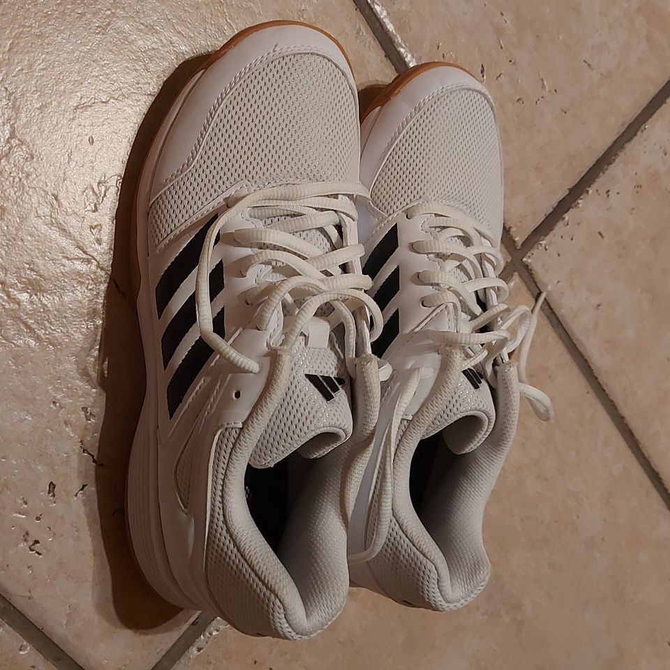 Turnschuhe Adidas weiss Gr. 41, kaum gebraucht in Weil im Schönbuch