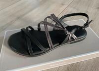 Tamaris Sandalen Schwarz/Silber Größe 37 Niedersachsen - Rötgesbüttel Vorschau