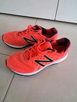 NB Sportschuhe pink rot 42,5 Laufschuhe Fitness Jogging Hessen - Langenselbold Vorschau
