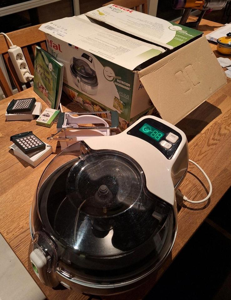 Heißluftfriteuse; Tefal ActiFry family; für 1,5 kg Kartoffeln in Homburg