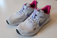 Nike Revolution Laufschuh, Kinder Größe 33,5 Bayern - Hemau Vorschau