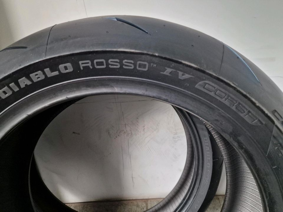 PIRELLI Diablo Rosso IV Corsa 120-70 / 200-55 in Berlin