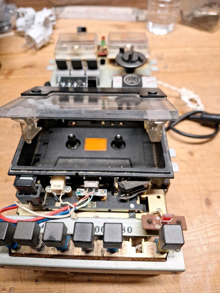 Einzelkassettenmechanismus für eine Stereoanlage von Schneider. in Sprockhövel