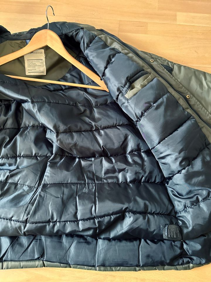 H&M Winterjacke Divided Größe L olivgrün warm in Berlin