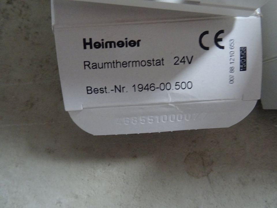 Raumthermostat - Heizungsregler - Heizungapparatur - Steuerung in Bippen