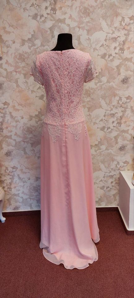 Abendkleid mit Spitze in rosa, Gr. 36 in Ankum