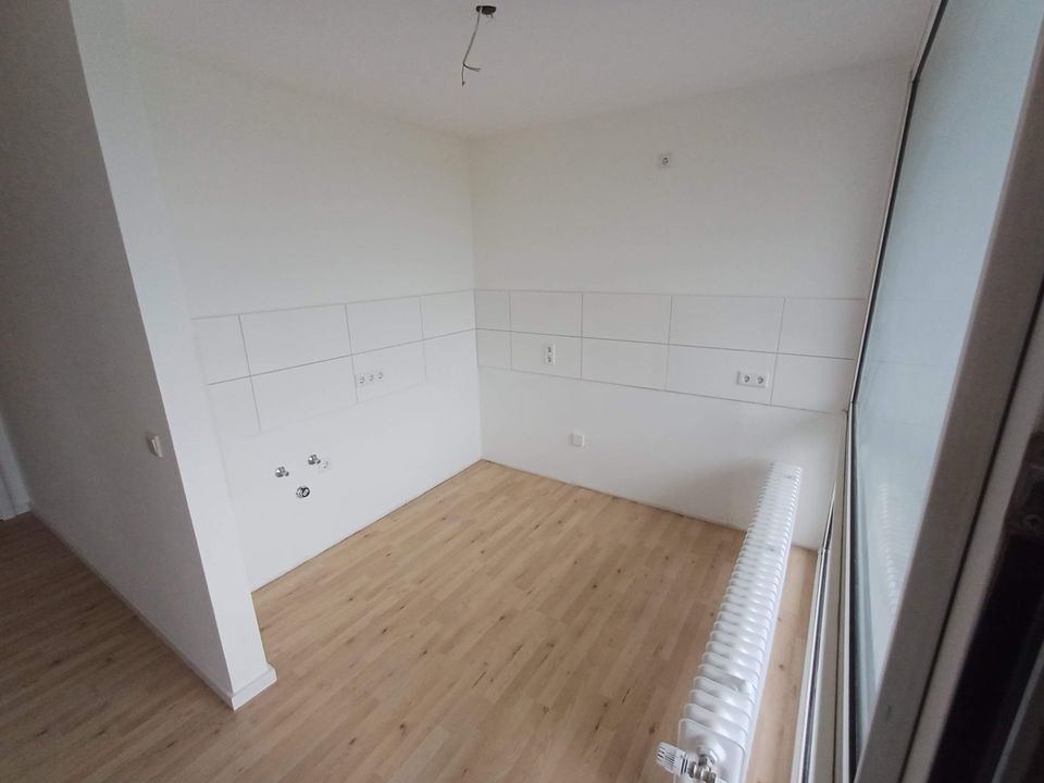 Kernsanierte 1-Zimmer-Wohnung mit Balkon im Ahornweg in Hamm (Sieg)
