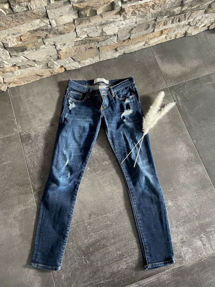 Abercrombie & Fitch Jeans Gr.26/29 in Babenhausen