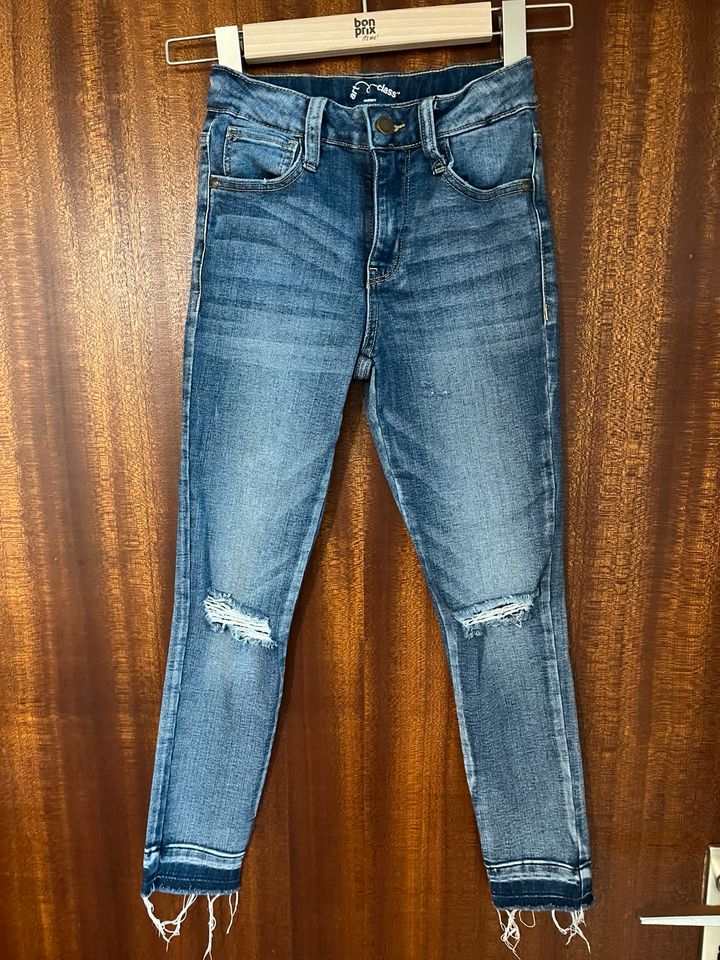 Jeans Skinny Used-Look Gr. 146 10 Jahre in Norderstedt