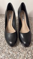 Clarks Pumps schwarz Gr. 40 Niedersachsen - Brome Vorschau