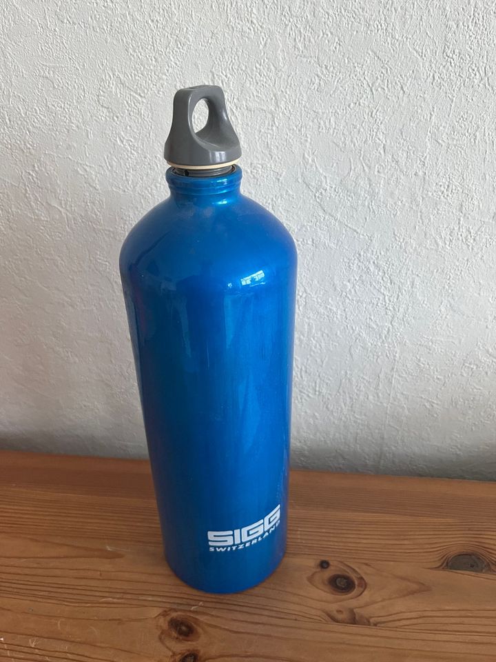 SIGG Wasserflasche 1,5L blau in Leverkusen