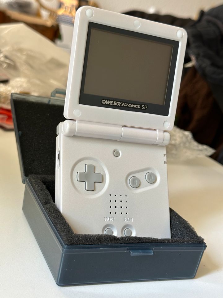 Gameboys Advance SP Pokémon Mewtu Edition AGS-001+Case Top! in Berlin