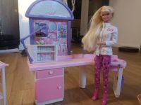 Barbie Vet Center von 1996 samt Barbie Kleidung und Zubehör Berlin - Hellersdorf Vorschau