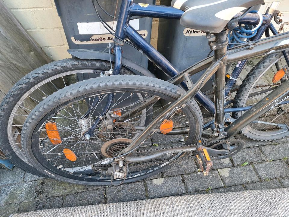 2 Fahrräder  abzugeben in Mülheim (Ruhr)