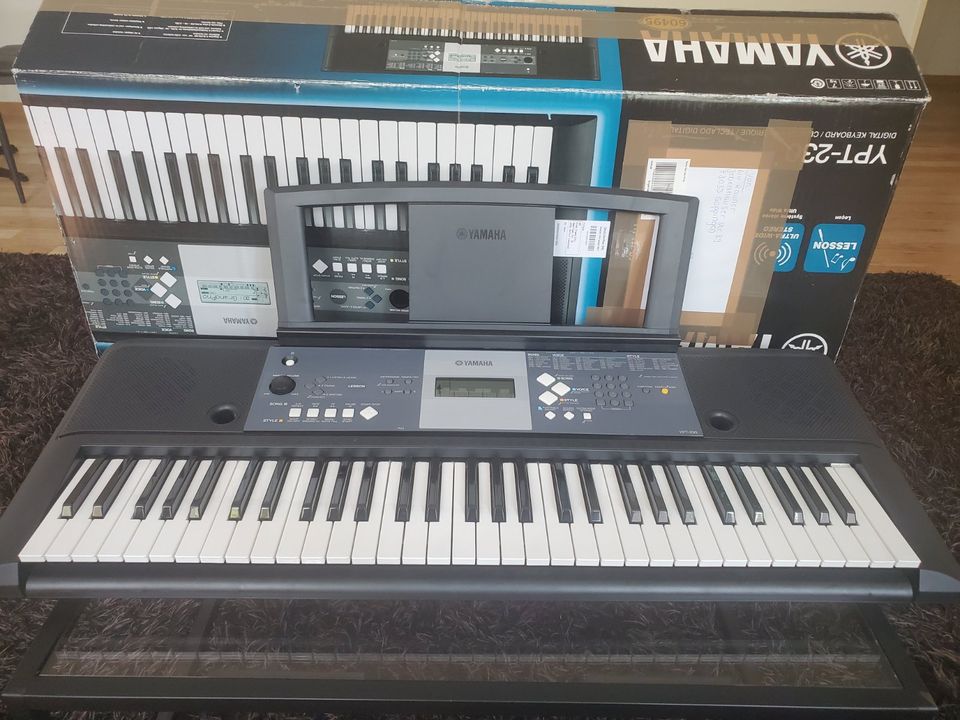 Synthesizer Yamaha YPT-230 in Herford