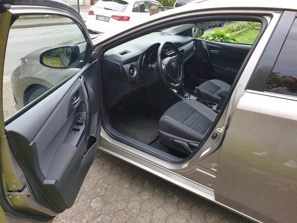 Toyota Auris 1.6 Diesel Kombi in Bünde