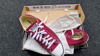CONVERSE Chuck Taylor All Star Low weinrot US9 / EUR 42,5 NEU Bayern - Aschaffenburg Vorschau