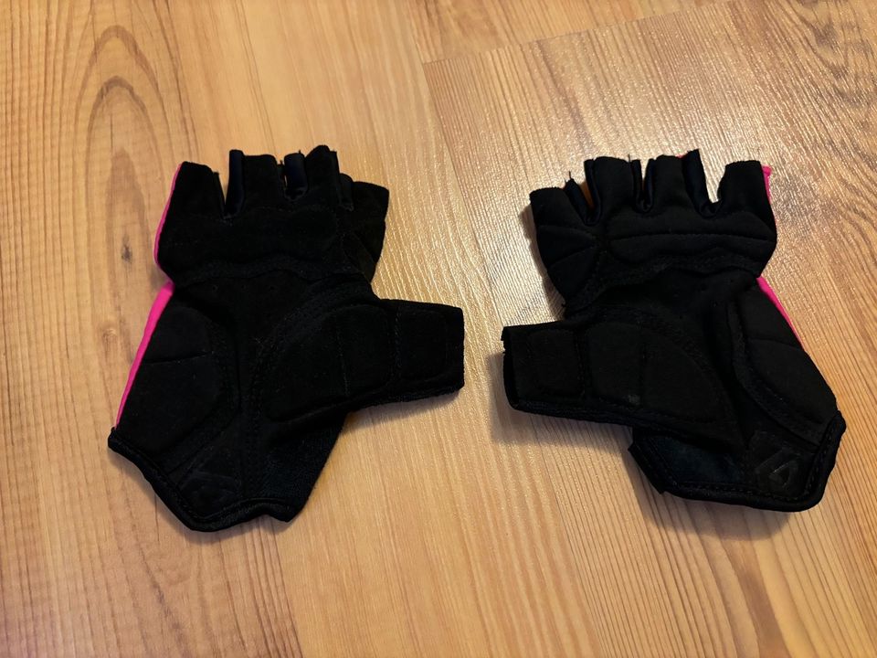 Giro JAG‘Ette Fahrradhandschuhe, Größe M, pink/schwarz in Berlin