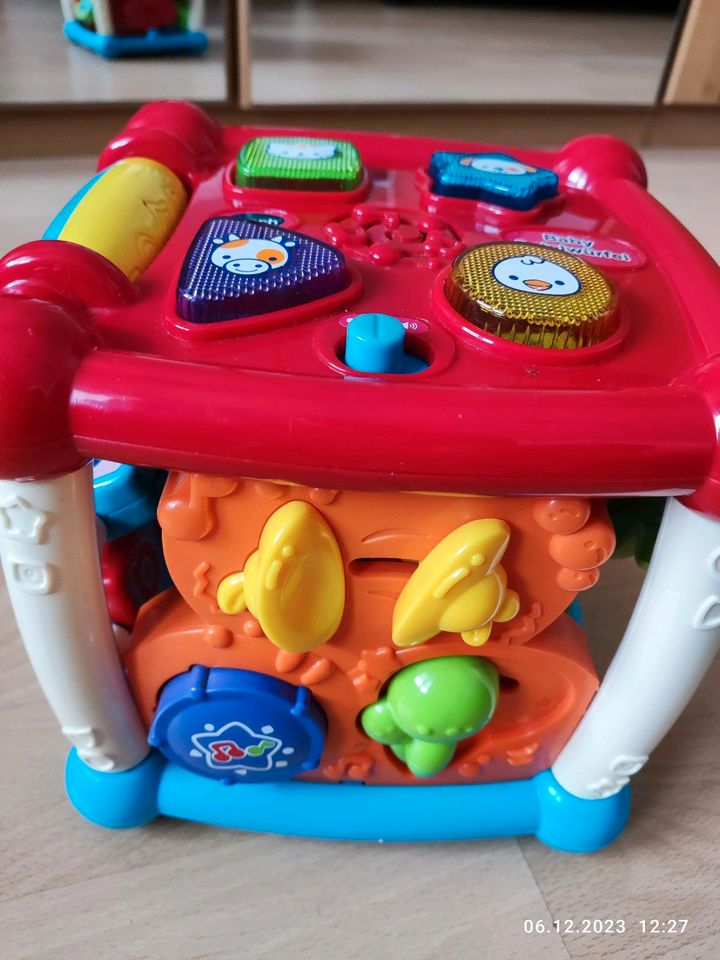 VTech kleiner Spielwürfel singt Montessori Baby Kleinkind Motorik in Kirchdorf a. Inn