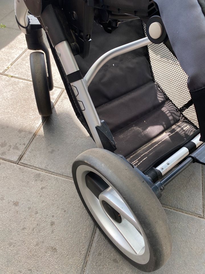 Kinderwagen Mutsy evo grau in Brögbern