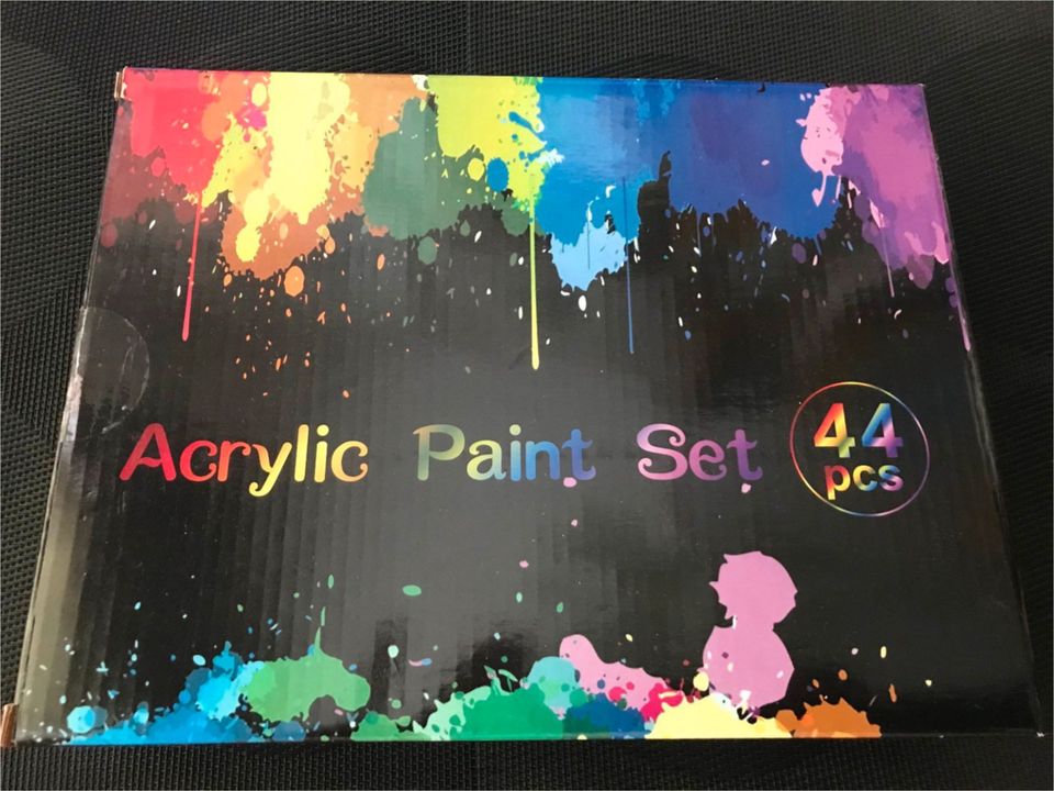 ACRYLIC  Paint Set  44 pcs   - neuwertig in Berlin