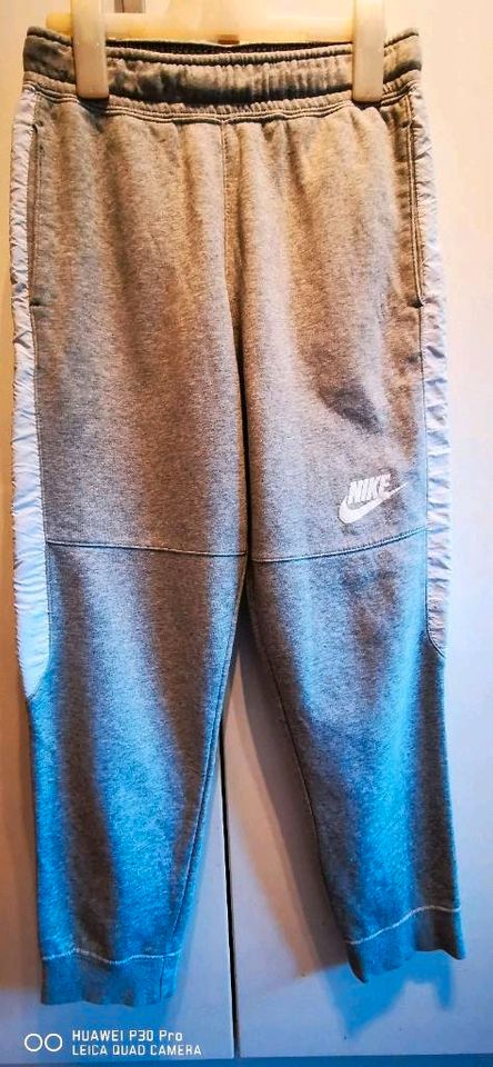 NIKE Fleece 146 in Augsburg