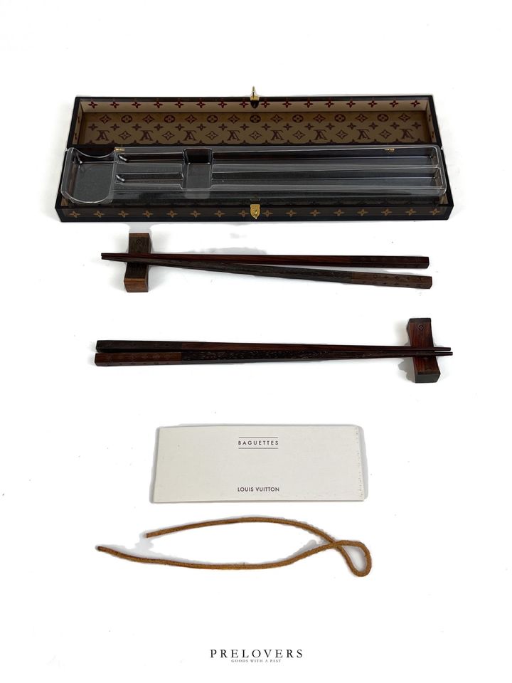 LOUIS VUITTON Pair Chopsticks Set VIP Limited Monogram Wood IN Stock M99171  NEW