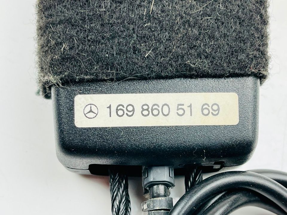 Mercedes Benz W126 Sicherheitsgurt Gurt Vorne Rechts 1268604086 in Bad  Doberan - Landkreis - Bad Doberan, Ersatz- & Reparaturteile
