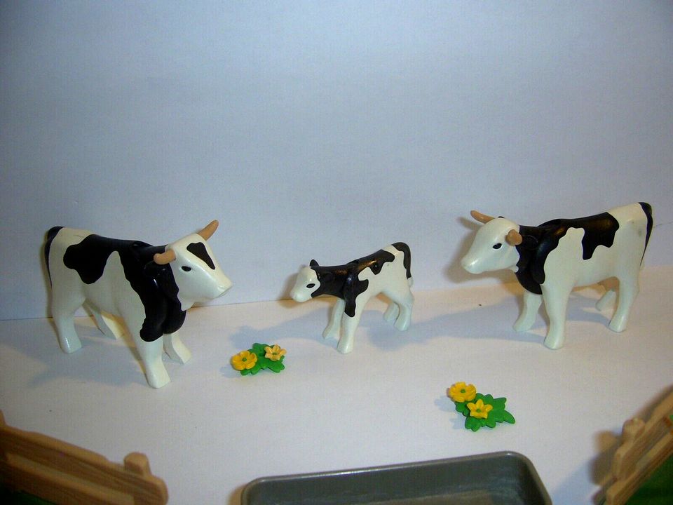 Playmobil Set 7892 Kuh, Bulle, Kälbchen, Weidezaun Wassertrog in Eggermühlen