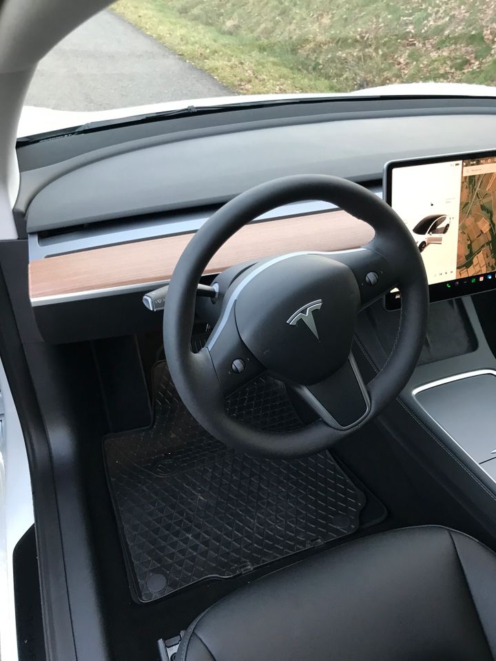 Tesla Model 3 LR Long Range - sehr guter Zustand in Bad Kissingen