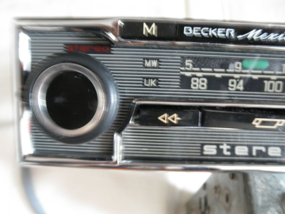 Becker Mexico voll Stereo mit Cassette, Mercedes Pagode überholt in Wolfertschwenden