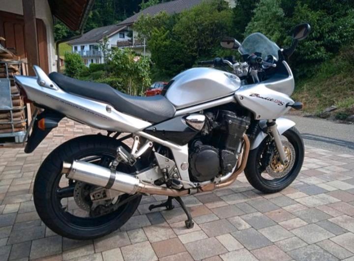 Suzuki Bandit 1200 silber, BJ. 2004 , 1.Hand, un- und umfallfrei in Bühlertal