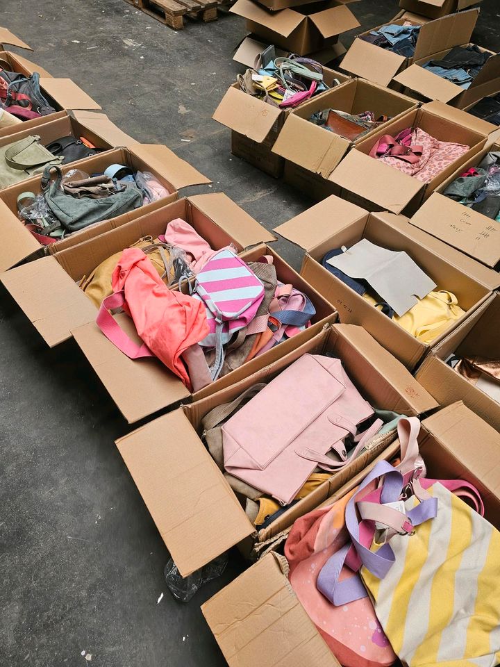 900 x fritzi aus preußen Handtaschen restposten sonderposten in Riedstadt