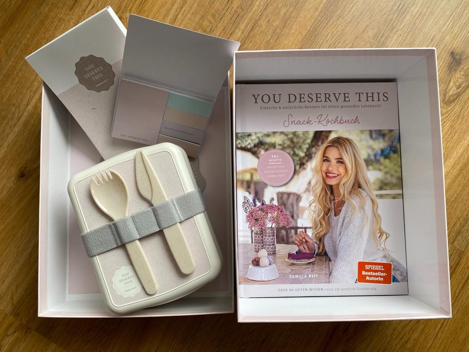 Pamela Reif YOU DESERVE THIS SNACK-KOCHBUCH SPECIAL EDITION BOX in St. Ingbert