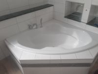 Eck Badewanne wanne 150cmx150cm mit Armaturen Thüringen - Arnstadt Vorschau