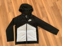 Nike Kapuzenjacke Jacke 128 schwarz weiß Baden-Württemberg - Königsfeld Vorschau