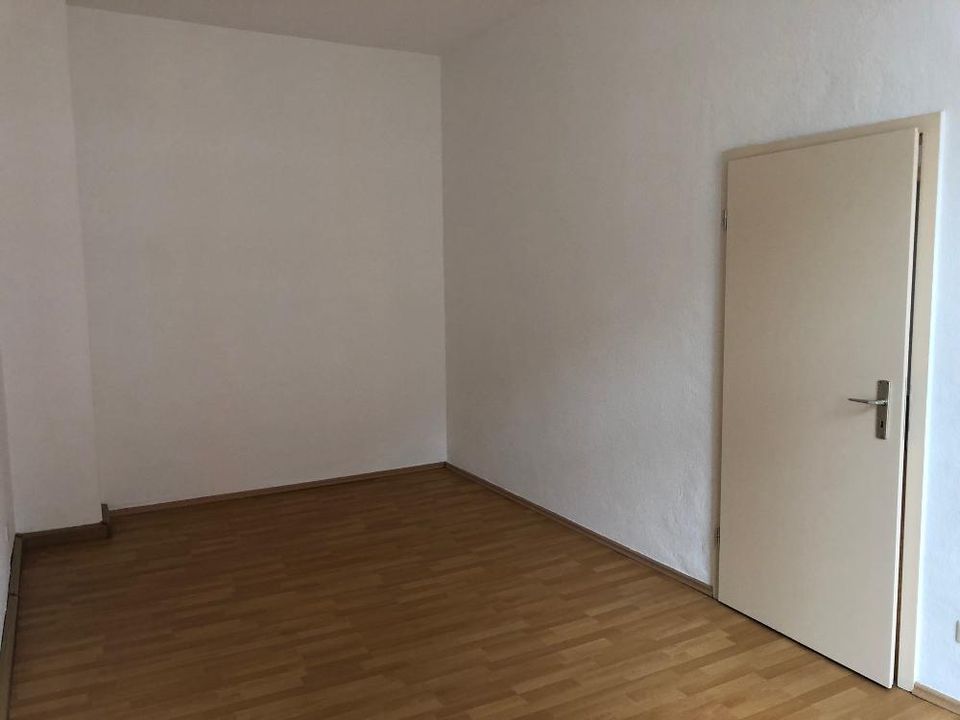 3-Zimmer-Wohnung mit Balkon u. sep. WC, neue Therme - ab sofort in Falkenstein/Vogtland