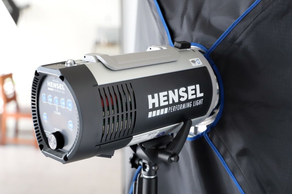 Hensel Expert D 500 Studioblitz inkl Softbox 120x180cm und Stativ in Wesseling