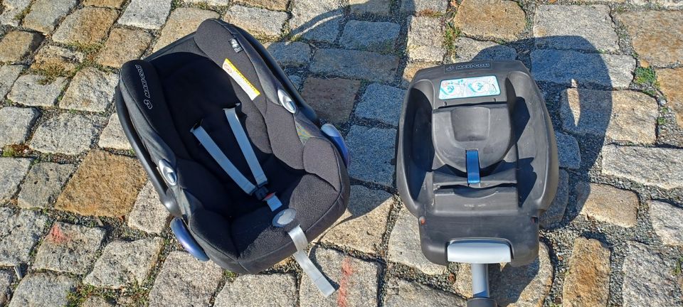 MAXI-COSI Babyschale mit Isofix Station in Bautzen