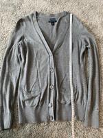 Tommy Hilfiger Strickjacke in grau in Gr S, super Zustand! Nordrhein-Westfalen - Schwerte Vorschau