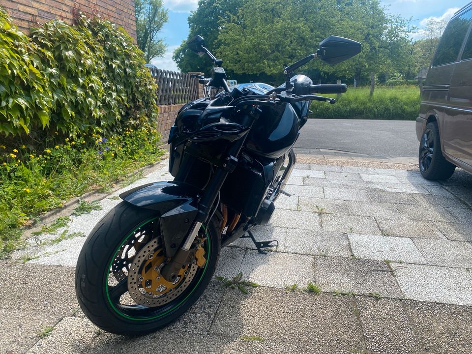 Kawasaki Z1000 Streetfighter in Kürten