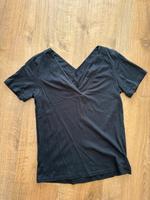 Basic Shirt mit V-Ausschnitt Baden-Württemberg - Baden-Baden Vorschau