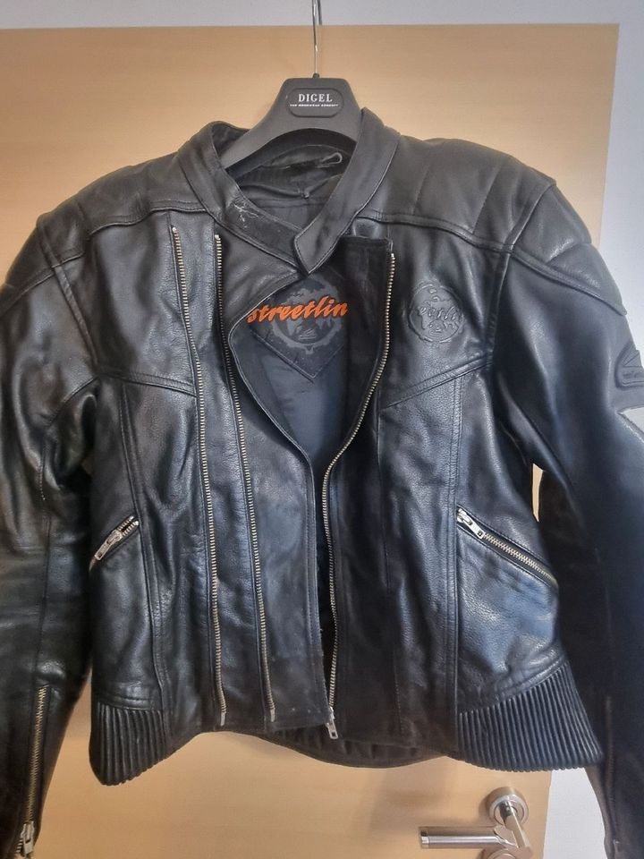 Motorradjacke in Netphen