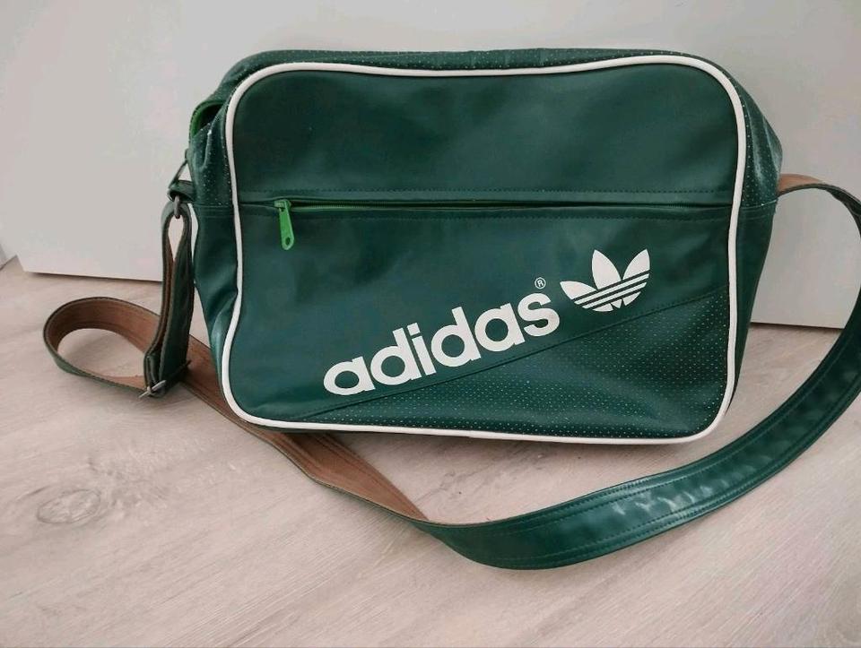 Adidas umhängetasche grün hotsell