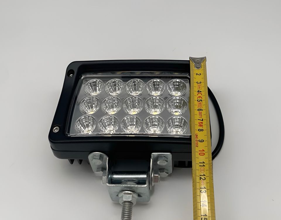 2x 45W LED Arbeitsscheinwerfer Scheinwerfer PKW/LKW/SUV/Traktor in Soltau