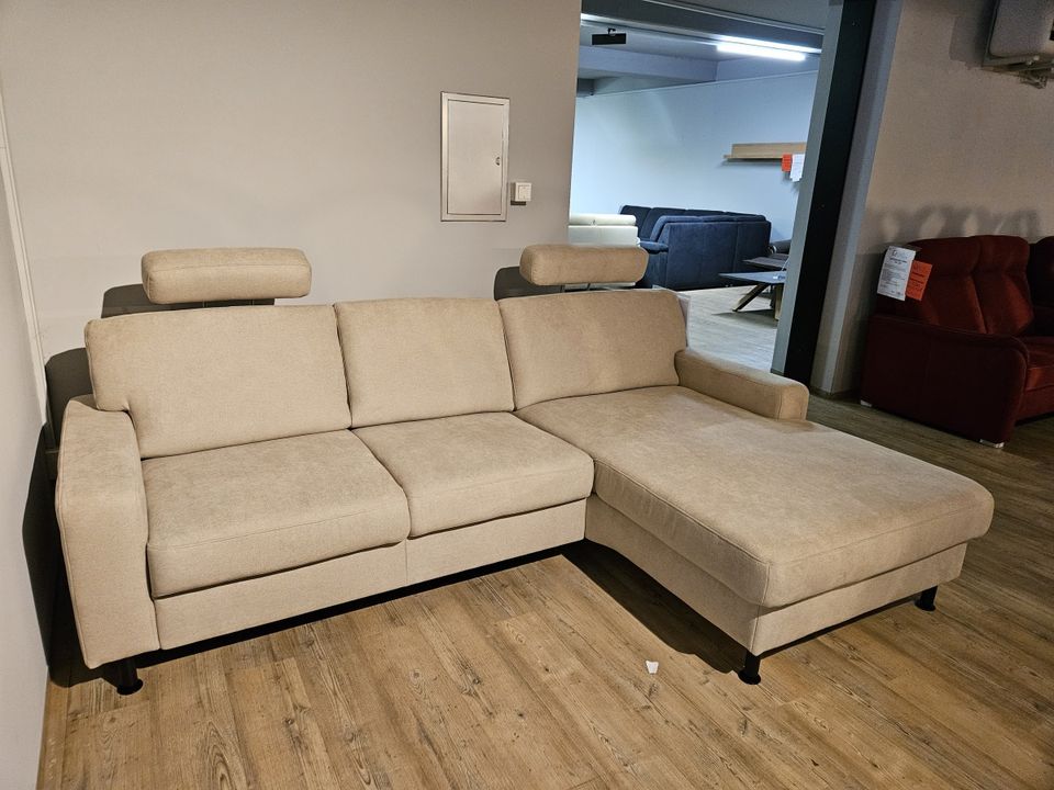 NEU Wohnlandschaft Couch Sofa elektrisch Motor Vorziehbank Kopfst in Bocholt