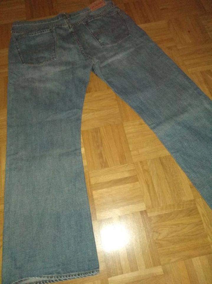 Guess (USA) Herrenjeans Größe 38 in Düsseldorf