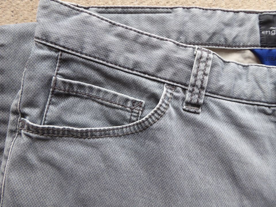 Herren-Jeans von Engbers, grau mit kleinem Karomuster, Größe 26 in Odenthal