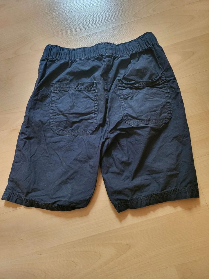 kurze Hosen, Jogginghose (alle 100% Baumwolle) und Jeans Gr. 134 in Falkensee