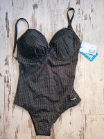 Neu sehr schöner Bikini von Arena mir Körbchen C cup Sachsen - Bannewitz Vorschau